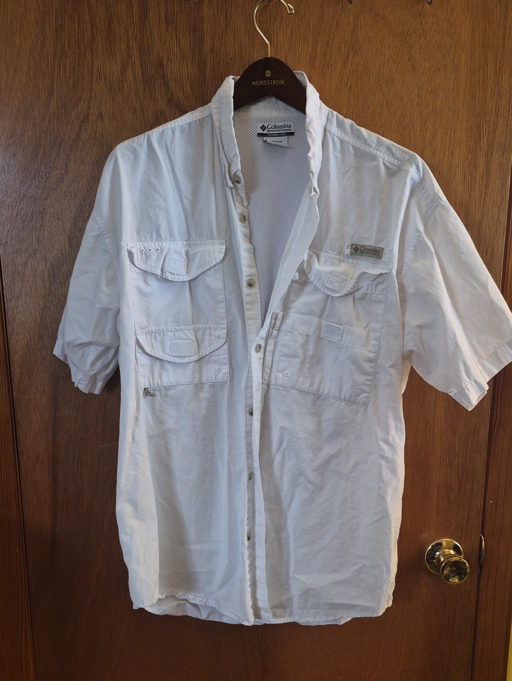 Columbia Men’s Short-Sleeve White Fishing Button-Down Shirt